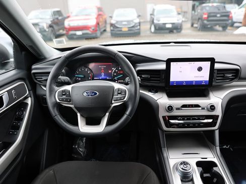 Certified 2023 Ford Explorer XLT image 17