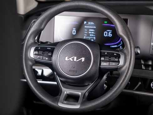 Used 2025 Kia Sportage LX FWD image 30