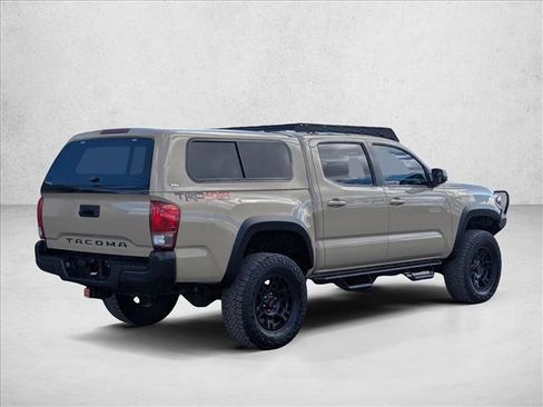 Used 2016 Toyota Tacoma TRD Off-Road image 5