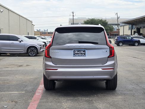 New 2026 Volvo XC90 B6 Core image 8