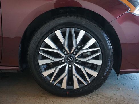 Used 2023 Nissan Altima 2.5 SV image 12