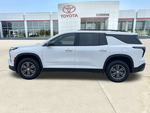 Used 2024 Chevrolet Traverse LT w/ LPO, Floor Liner Package FWD image 3