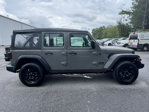 Used 2023 Jeep Wrangler Unlimited Sport AWD/4WD image 4