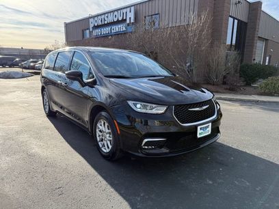 Used 2024 Chrysler Pacifica Touring-L