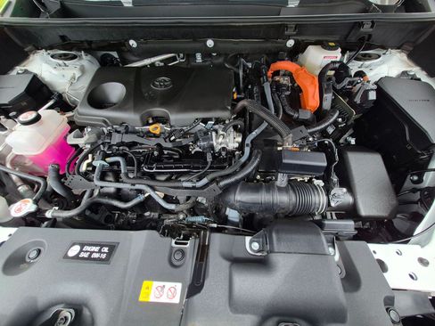 Used 2025 Toyota RAV4 XLE AWD/4WD image 34