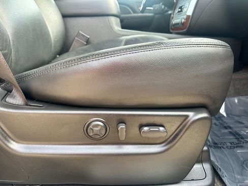 Used 2008 Chevrolet Avalanche LTZ w/ LTZ Preferred Equipment Group image 30