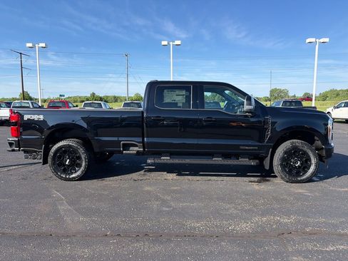 New 2026 Ford F250 Lariat w/ Black Appearance Package AWD/4WD image 6