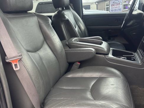 Used 2005 GMC Sierra 2500 SLT w/ Heavy-Duty Power Package image 13