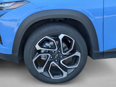 Used 2024 Chevrolet Trax RS w/ Sunroof Package FWD image 14