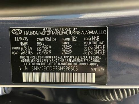 Used 2025 Hyundai Tucson Limited image 35