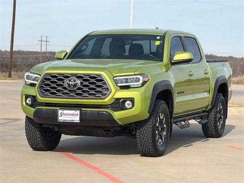 Used 2023 Toyota Tacoma TRD Off-Road image 3