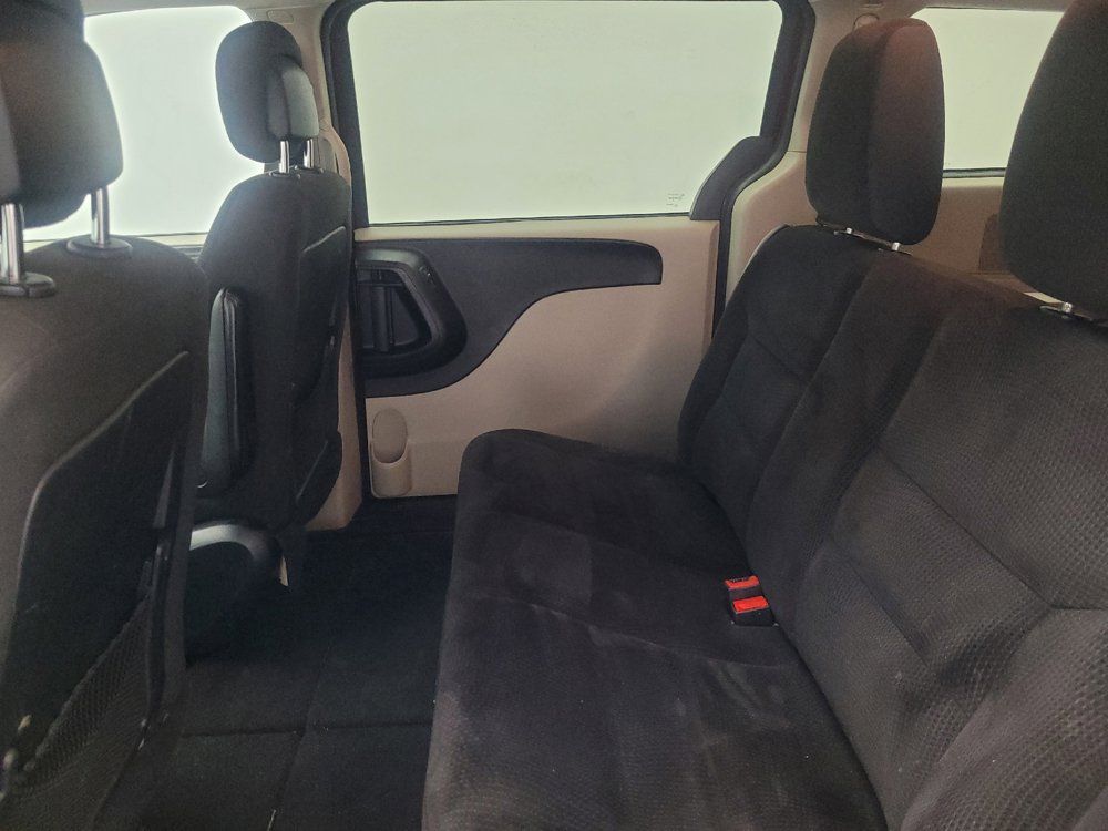 Used 2018 Dodge Grand Caravan SE FWD image 18