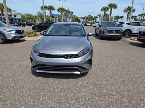 Used 2024 Kia Forte LXS FWD image 3