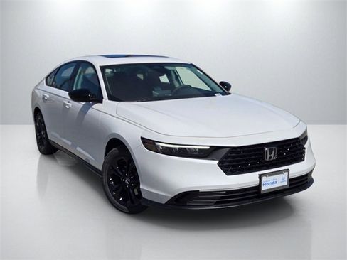 New 2025 Honda Accord SE image 1