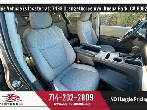 Used 2021 Toyota Sienna LE w/ LE Plus Package FWD image 21