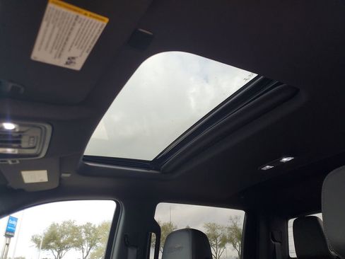 Used 2020 Chevrolet Silverado 1500 High Country w/ Technology Package image 28