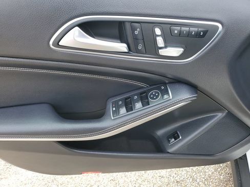 Used 2019 Mercedes-Benz GLA 250 4MATIC image 18