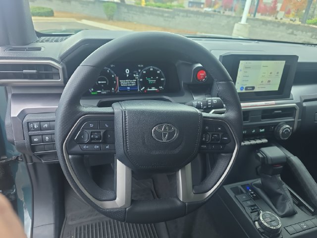 Used 2025 Toyota 4Runner TRD Off-Road AWD/4WD image 14