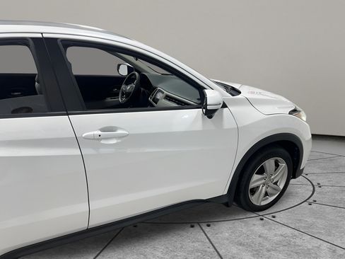 Used 2019 Honda HR-V EX image 6