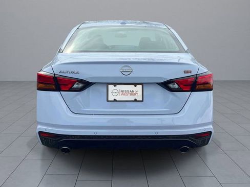 Used 2024 Nissan Altima 2.5 SR w/ SR Premium Package FWD image 7