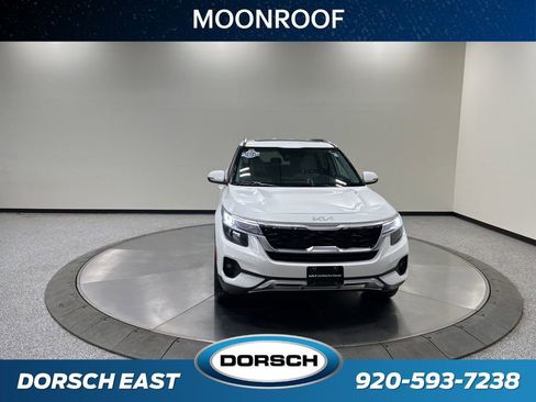 Used 2023 Kia Seltos EX AWD/4WD image 3