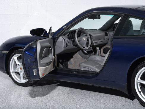 Used 2004 Porsche 911 Targa RWD image 16