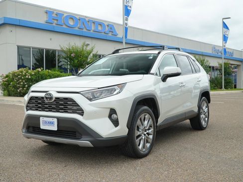 Used 2020 Toyota RAV4 Limited FWD image 1
