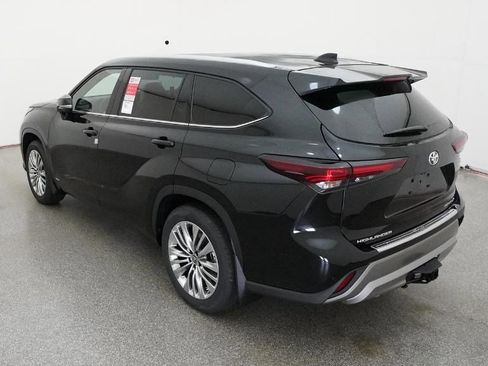 New 2026 Toyota Highlander Platinum AWD/4WD image 21
