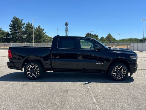 New 2026 RAM 1500 Laramie AWD/4WD image 9