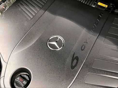 Used 2026 Mercedes-Benz GLS 450 4MATIC image 32