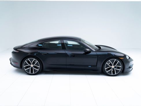 New 2026 Porsche Taycan image 8