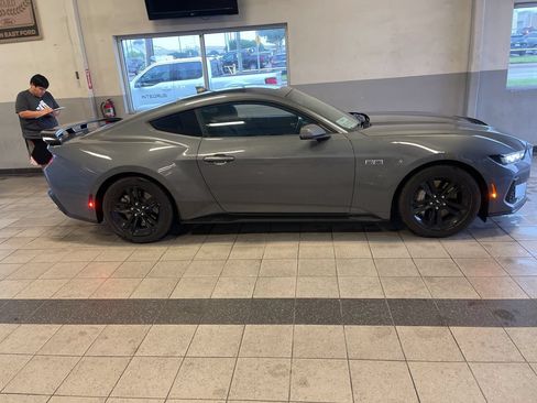 Used 2024 Ford Mustang GT RWD image 4