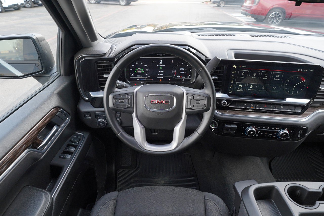 Certified 2025 GMC Sierra 1500 Elevation AWD/4WD image 9