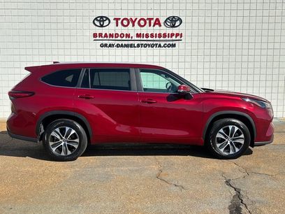 Used 2023 Toyota Highlander XLE