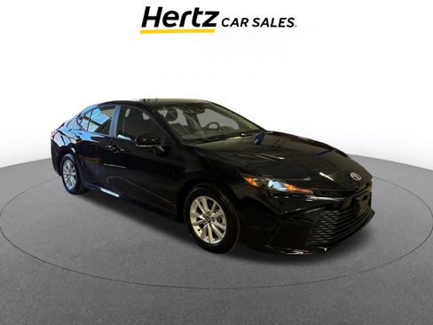 Used 2025 Toyota Camry LE FWD image 1