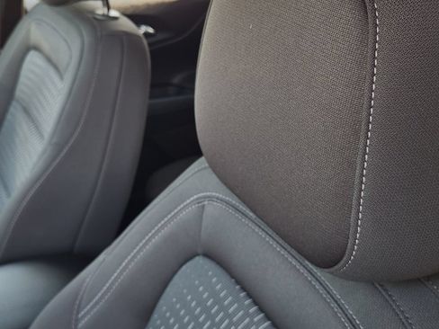 Used 2025 Chevrolet Equinox LT AWD/4WD image 15