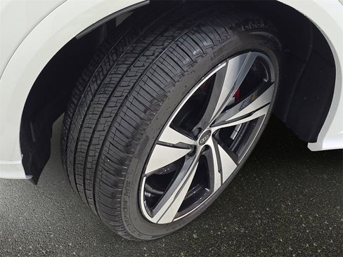 New 2025 Audi SQ5 Prestige image 32