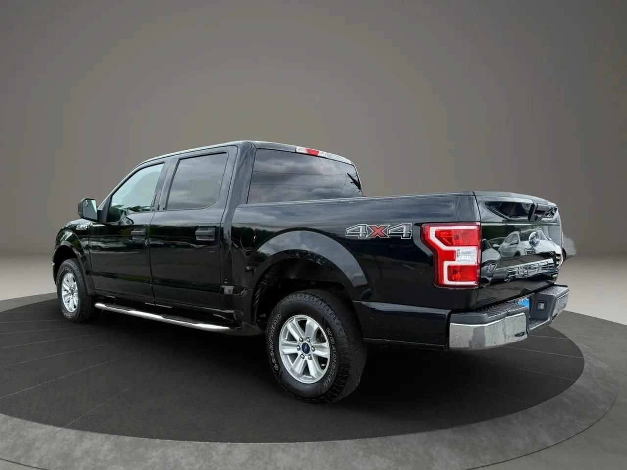 Used 2018 Ford F150 XLT AWD/4WD image 6