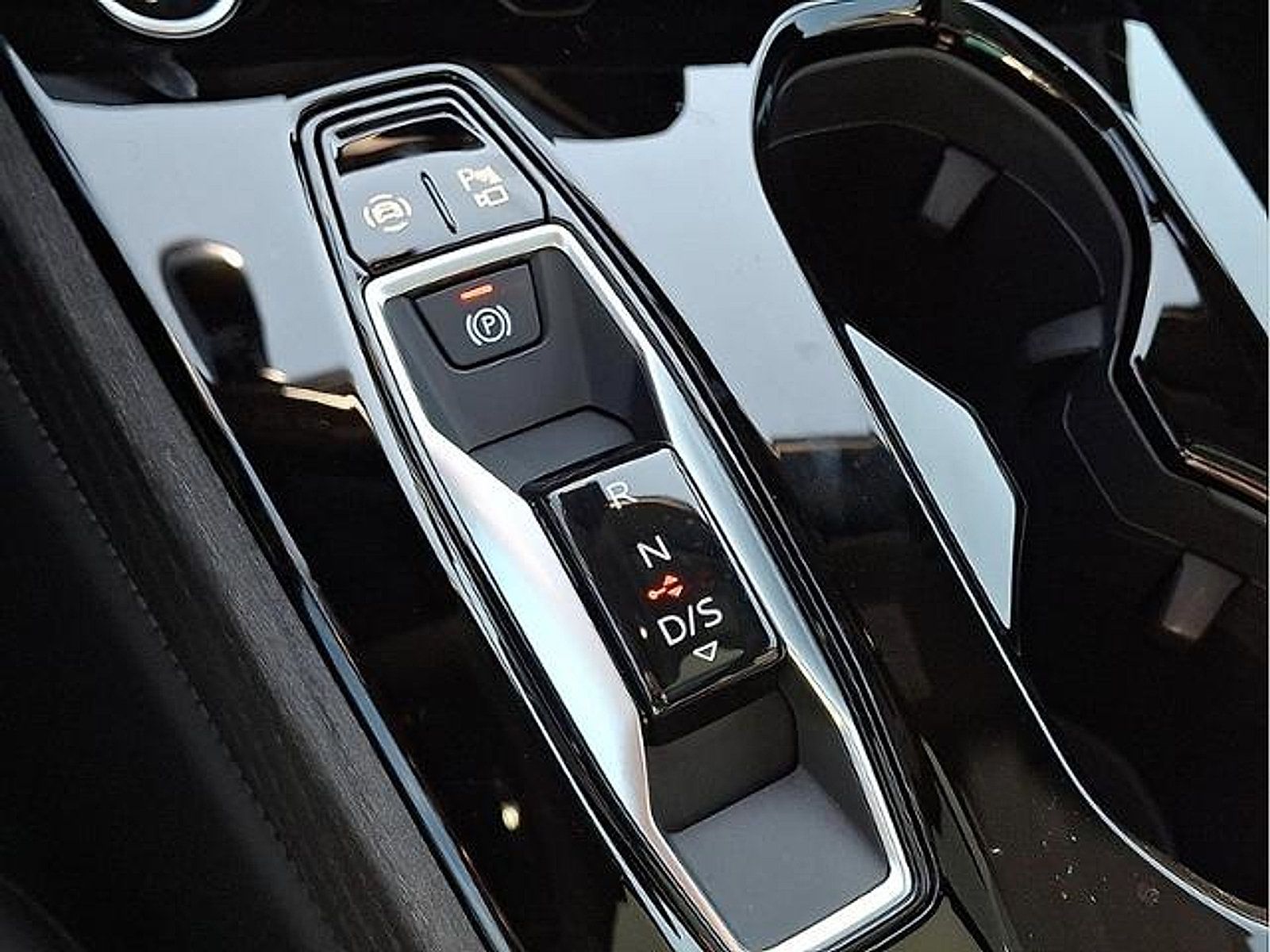 Used 2025 Audi A5 2.0T Premium Plus AWD/4WD image 17
