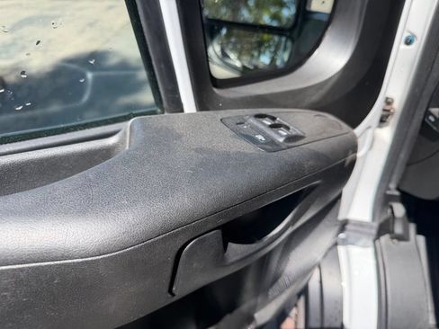 Used 2025 RAM ProMaster 2500 w/ U-Haul Equipment Group FWD image 22