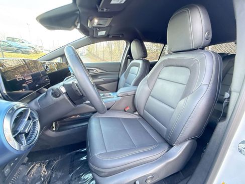 Used 2025 Chevrolet Equinox EV LT image 13