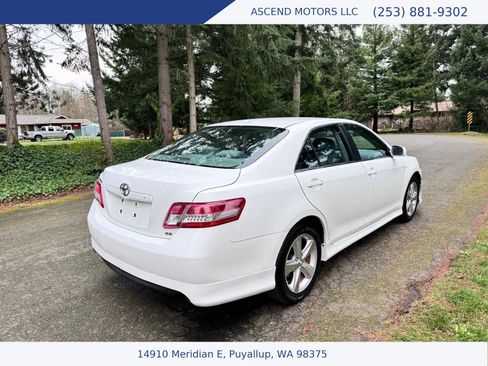 Used 2011 Toyota Camry SE image 5