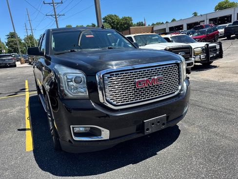 Used 2015 GMC Yukon Denali w/ Open Road Package AWD/4WD image 3