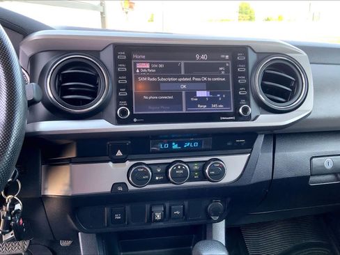 Used 2021 Toyota Tacoma SR5 RWD image 31