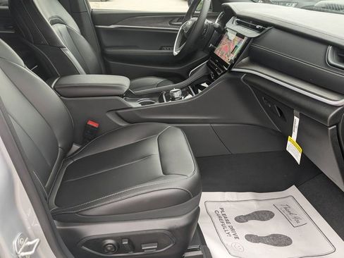 New 2026 Jeep Grand Cherokee L Limited AWD/4WD image 33