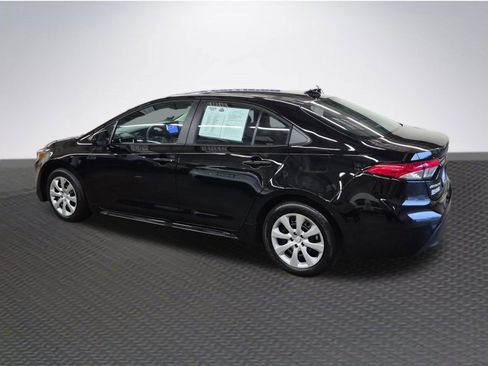 Used 2026 Toyota Corolla LE FWD image 5