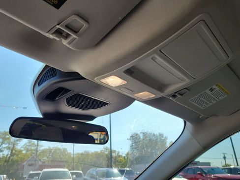 Used 2021 Ford Escape SE image 30