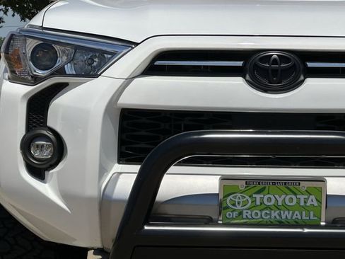 Used 2024 Toyota 4Runner TRD Off-Road Premium w/ Moonroof Package AWD/4WD image 6