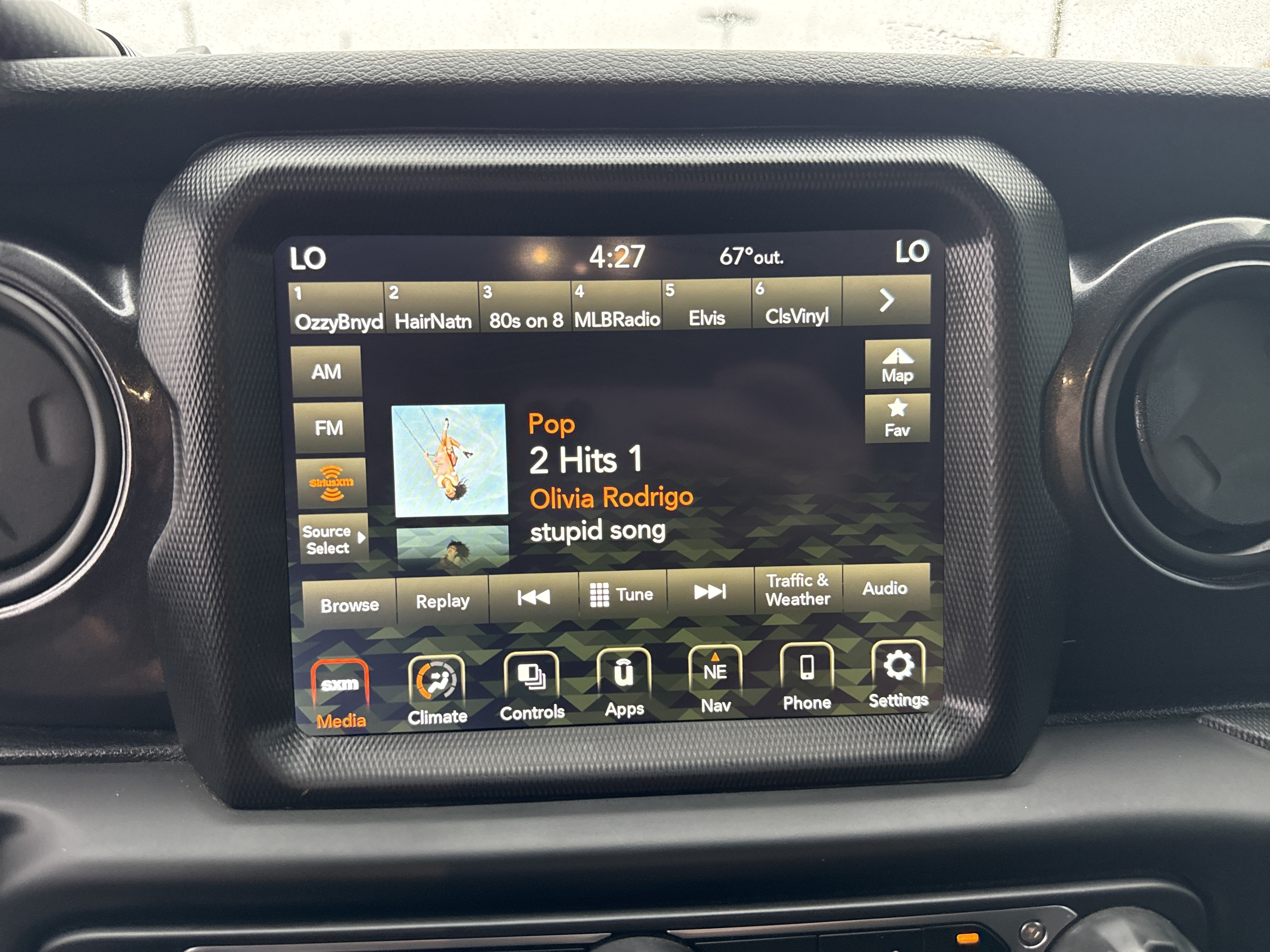 Used 2020 Jeep Gladiator Sport AWD/4WD image 28