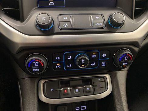 Used 2023 GMC Acadia SLT image 20